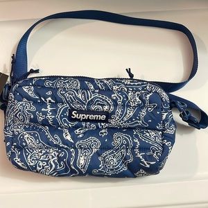Supreme puffer bag new